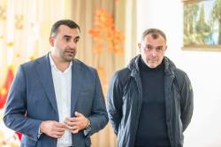 Хорошие условия в детсадах и школах, бесплатные молочные продукты для детей до 2 лет, бесплатные обеды для учащихся с 1 по 9 классы